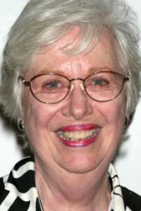 Полли Холлидей