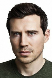 Джош Бердетт