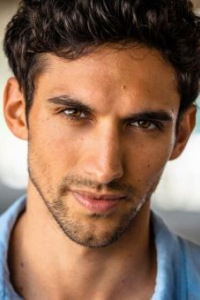 Доминик Адамс