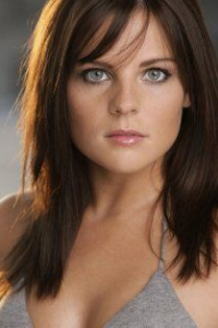 Карли Аверс