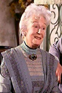 Нора Николсон