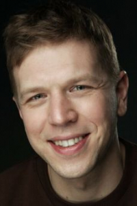 Олег Новиков