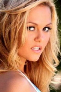 Анджелина Армани