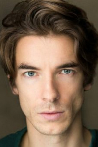 Оливер Хоар