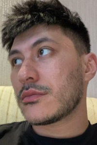 Атхам Султанов