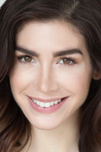 Николь Кавалес