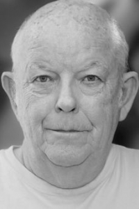 Джулиан Холлоуэй