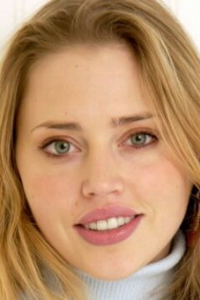 Эстелла Уоррен