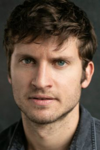 Том Уэстон-Джонс