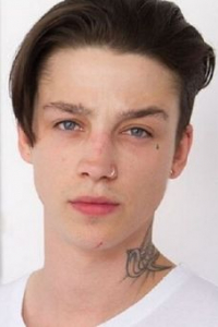 Эш Стаймест