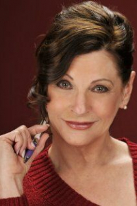 Дебра Линн Халл