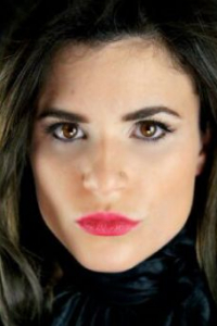 Джули Стэкхаус