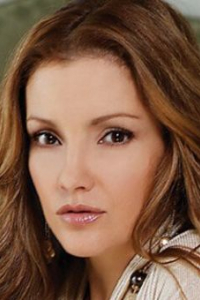 Карла Альварес