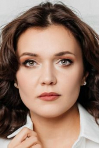 Анна Золотова