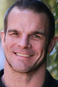 Йен Робертс