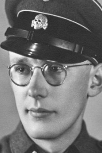 Оскар Грёнинг