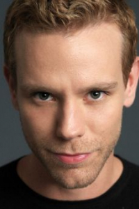 Адам Паскаль