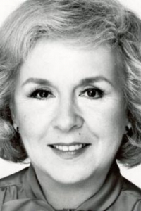 Дорис Робертс