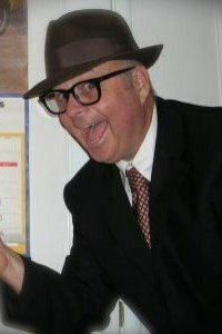 Кен Митчрони