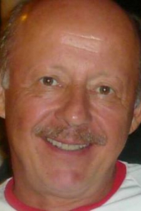 Младен Васари