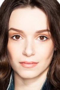 Александра Эссоу