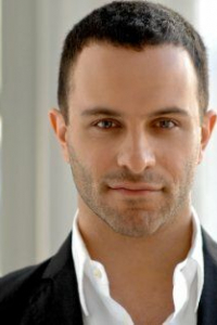 Аарон Коста Гэнис