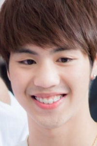 Нават Пумпхотинам