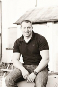 Алистер МакНаб