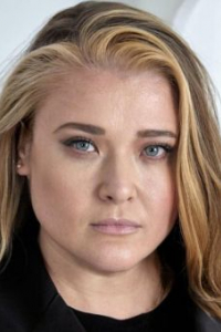 Анна Захарова