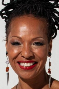 Лиза Страуд