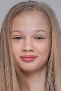 Лиза Леонова