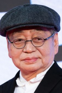 Харуоми Хосоно