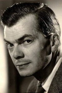 Дерек Бломфилд