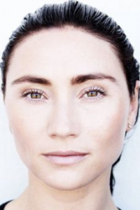 Стефани Леон