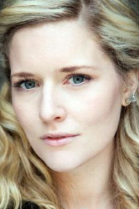 Эми Де Брюн