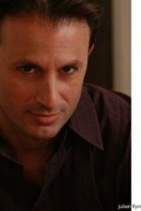 Джулиан Флинн