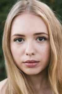 Николь Элис Нельсон