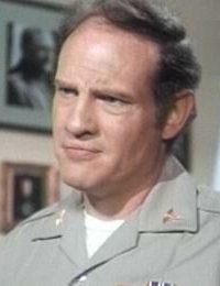 Том Стечшульт