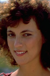 Лора Хэррингтон