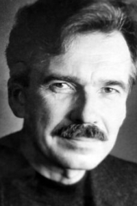 Юрий Петров