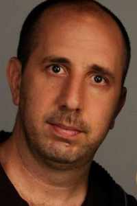 Джош Штернфилд