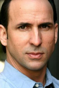 Оскар Торрес