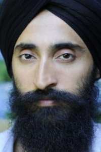 Варис Ахлувалиа