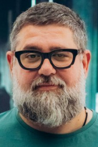 Карен Захаров