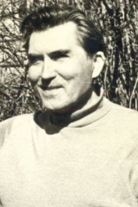 Василий Леонов