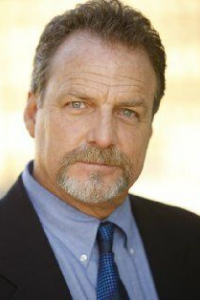 Дэрби Хинтон