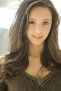 Николь Камминс