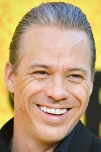 Майкл Рэймонд-Джеймс