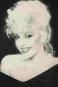 Стефани Лоуренс