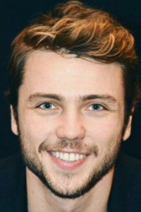 Толга Сарыташ